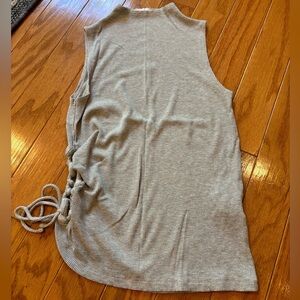 Elodie Ribbed Side Cut Out Mock Neck Tank Top Women’s Size Large